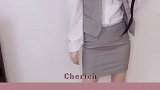 男生可以接受比自己大几岁的女生？