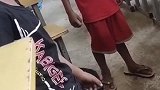 小男孩眼神能杀死人，信不信，你看