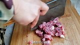 这才是春天里米饭最好吃的做法，只因加了它，光闻到就流口水了