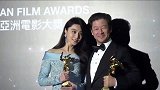 范冰冰宅家素颜健身尽显青春活力，左手无名指戴戒指引猜测