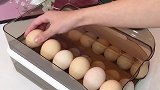 以前买的抽屉式的鸡蛋盒要双手操作还很容易翻车，这个新款开放式鸡蛋盒设计的就非常方便啦！鸡蛋收纳盒 厨房好物
