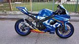 铃木GSX-R1000K6：路边摆拍整体车身