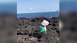 都穿上美人鱼的衣服了，还是在海边，看着太漂亮了！
