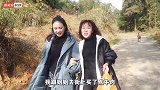 秋妹做了番茄牛腩汤锅，迎接小粉丝到来，汤鲜味美，小粉丝好爱吃