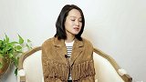 朱丹身体抱恙女儿在医院握妈妈手安慰着画面暖心