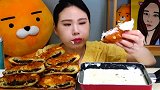 韩国弗朗西斯卡吃豆沙馅饼蘸奶酪，热量爆炸！