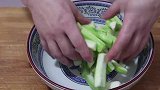 丝瓜我只服这种做法，加一块豆腐，香气四溢，上桌连汤汁都不剩