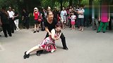 最新广场舞视频大全-20190412-夫妻公园广场舞，这才是高水平的广场舞，难得一见！