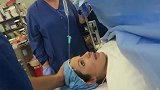 产房直击孕妇难熬的剖腹产生子过程,即使打了麻药依然十分艰难！