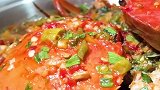藏在宽窄巷子后面一家非常好吃的吃蟹店，老板还是有名的大厨哦