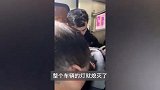 北京地铁车厢脱离，亲历者回忆：司机率先安抚乘客，救援人员砸窗进入