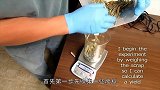 把废旧零件放在一起，加入这些溶液，你可以得到金子