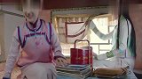 青梅竹马的两人在车里说笑,开玩笑的一句话,最后竟成了真