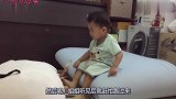 萌娃拿着铅笔就往气球上戳,接下来发生的一幕,太搞笑了
