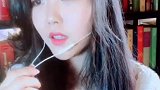 长发白衣犹如仙子 嗓音竟如此深沉