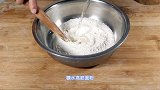 面点师教你做“焦糖土豆花”，香脆可口，口味多变，好看又好吃