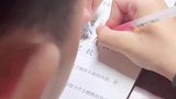 真人版双拉双待，写作业还能左右开工