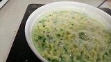 5分钟在家给宝宝自制养胃的面条辅食，无需揉面，做法简单