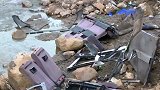 突尼斯一辆客车坠落山沟 26人遇难16人受伤