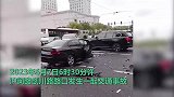 事发瞬间！小客车闯红灯后连撞3车腾空落下，1名被撞车驾驶员死亡