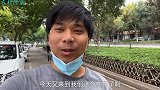 寻得调皮柯基！咬着鞋带死活不松口，真是初生牛犊不怕虎！可爱