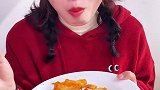 土豆片 看到这样的香辣脆大波浪土豆片，你想吃了吗？