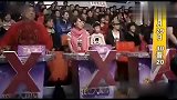 评委将要淘汰朱之文，场面陷入僵局，大衣哥表情尴尬了