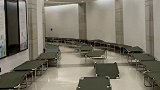 带着行军床，美国国民警卫队继续进驻国会大厦，这次不用睡地板了  美国