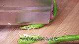 为什么饭店的辣椒炒肉那么香，原来大厨是这样做的，难怪这么好吃