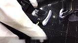 脚踏神靴！小学生展示纯黑配色库里4代球鞋