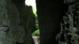 贵州大山发现一个山洞，穿过山洞竟是另一番美景，如世外桃源