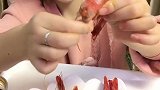 第一次见大红虾，这样吃好有食欲啊