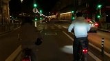 亚马尔带女友Inés García游玩巴黎骑自行车