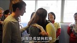 无私的爱总是让人感动，外国人纷纷说出领养中国幼童的原因