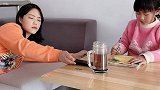 母女俩整天斗智斗勇，看谁更高一筹？