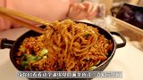 老干妈永远的神，这样做出来的炒面，太香了