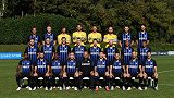 国米拍摄18/19赛季全家福 斯帅坐C位2弟那英左右护法