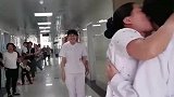 白衣天使搞笑一面，护士长给护士送礼物，回礼让人意外