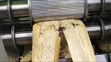 泰国街头的鲜榨甘蔗汁，看上去好先进！