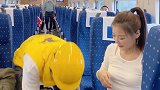 送外卖送到高铁上来了？这也太厉害了吧