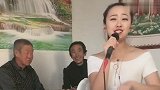 东北美女一首《天在下雨我在想你》，嗓音绝了，天赐的才艺
