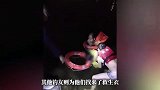 俩钓鱼佬凌晨钓鱼遇女孩落水，毫不犹豫跳进冰冷河水中救人