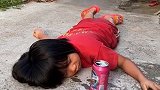 小孩子一定不要随便喝外面的东西