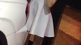 韩国车模就是漂亮，小姐姐一身简单白色衣裙，依旧掩盖不住她的美