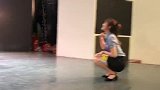 幼儿园5点放学，我路上怕堵车中午12点就来了