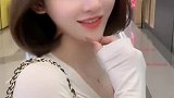 漂亮美女淡妆浓抹，看着十分可爱