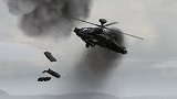 美制阿帕奇再度坠毁，被导弹直接击落，空中折成两半，变大火球