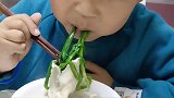 非要闹着要吃韭菜馅饺子，你妈第一次做没经验，好吃吗