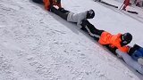 冬季滑雪就得这样玩儿，如果我没猜错，这灵感来自蜈蚣吧