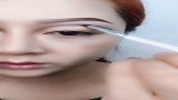 美女这么深邃的大眼妆太走心了，看看她是怎么画出来的！吸粉了！